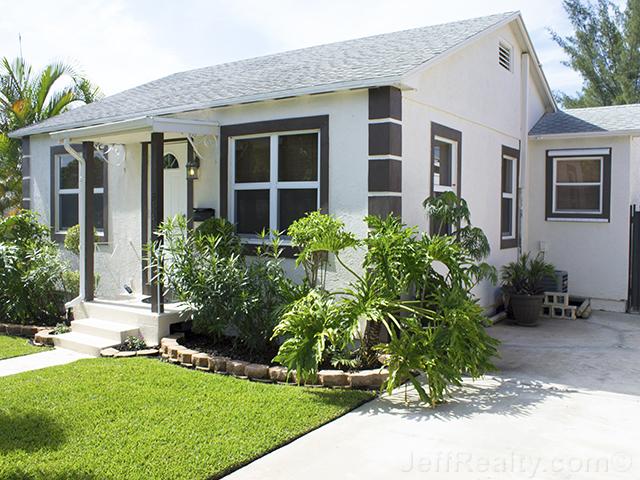 834 Dobbins Street
