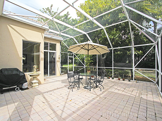 143 Sunset Bay Drive - Screened Patio