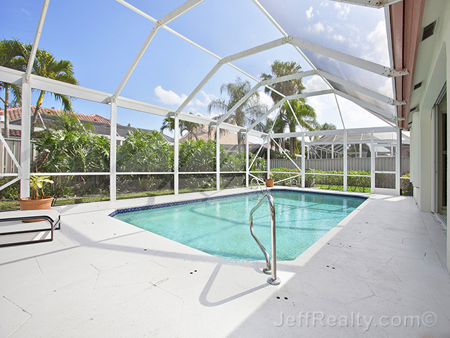 273 Eagleton Estates Boulevard - Screen-Enclosed Swimming Pool