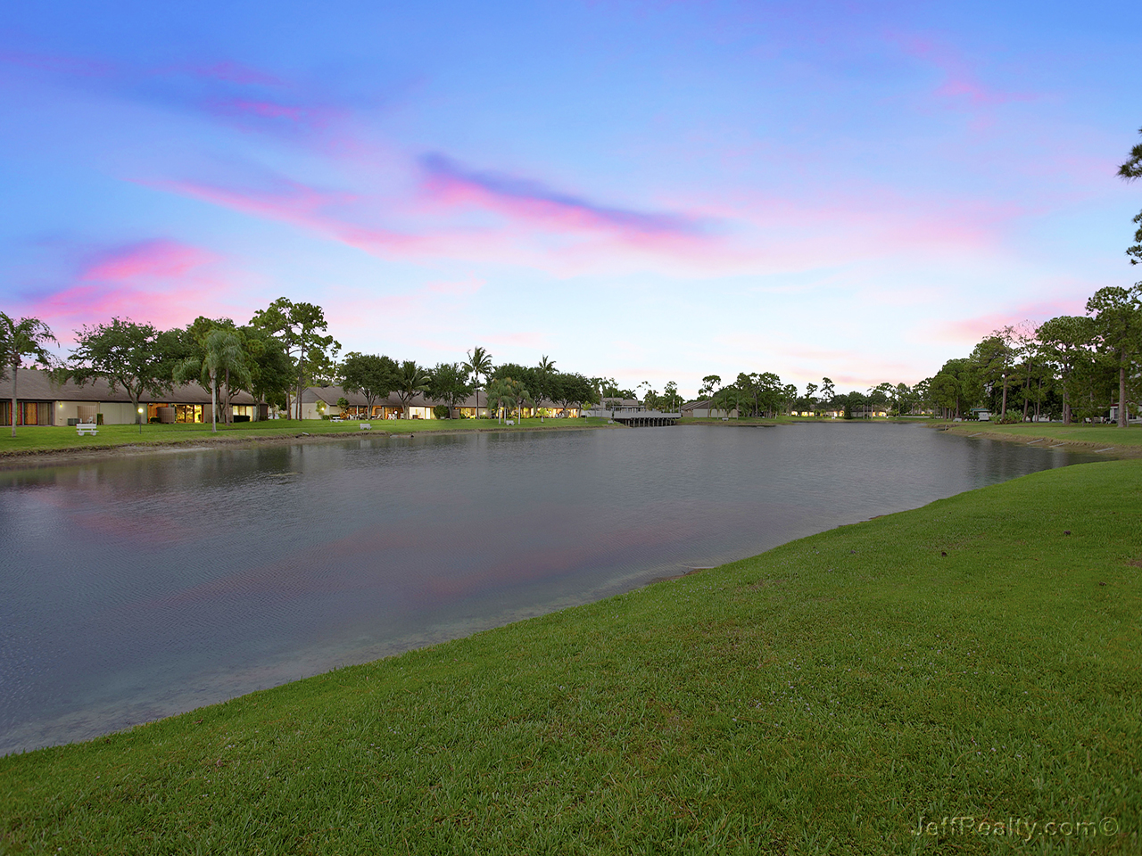 4723 Rainbow Drive - Sunset View