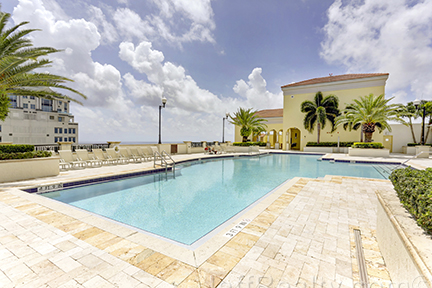 801 S Olive Avenue #204 - Rooftop Pool