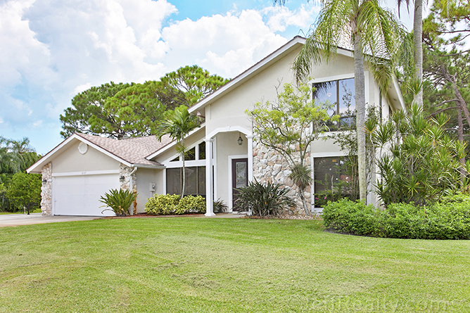 6137 Eagle's Nest Drive