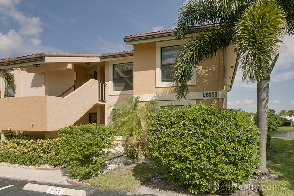 6928 Briarlake Circle #206