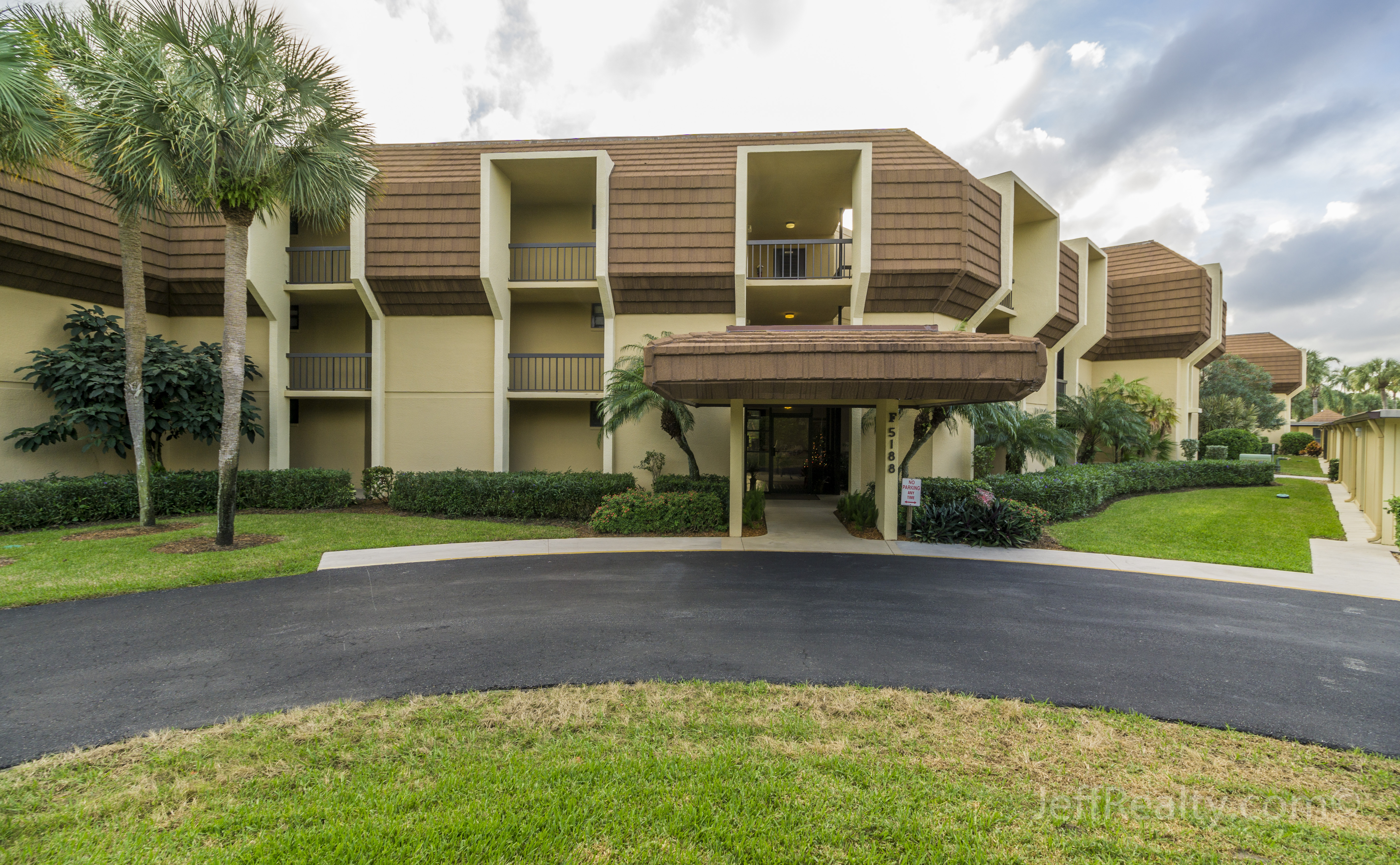 5188 Woodland Lakes Drive #135 - Entrance