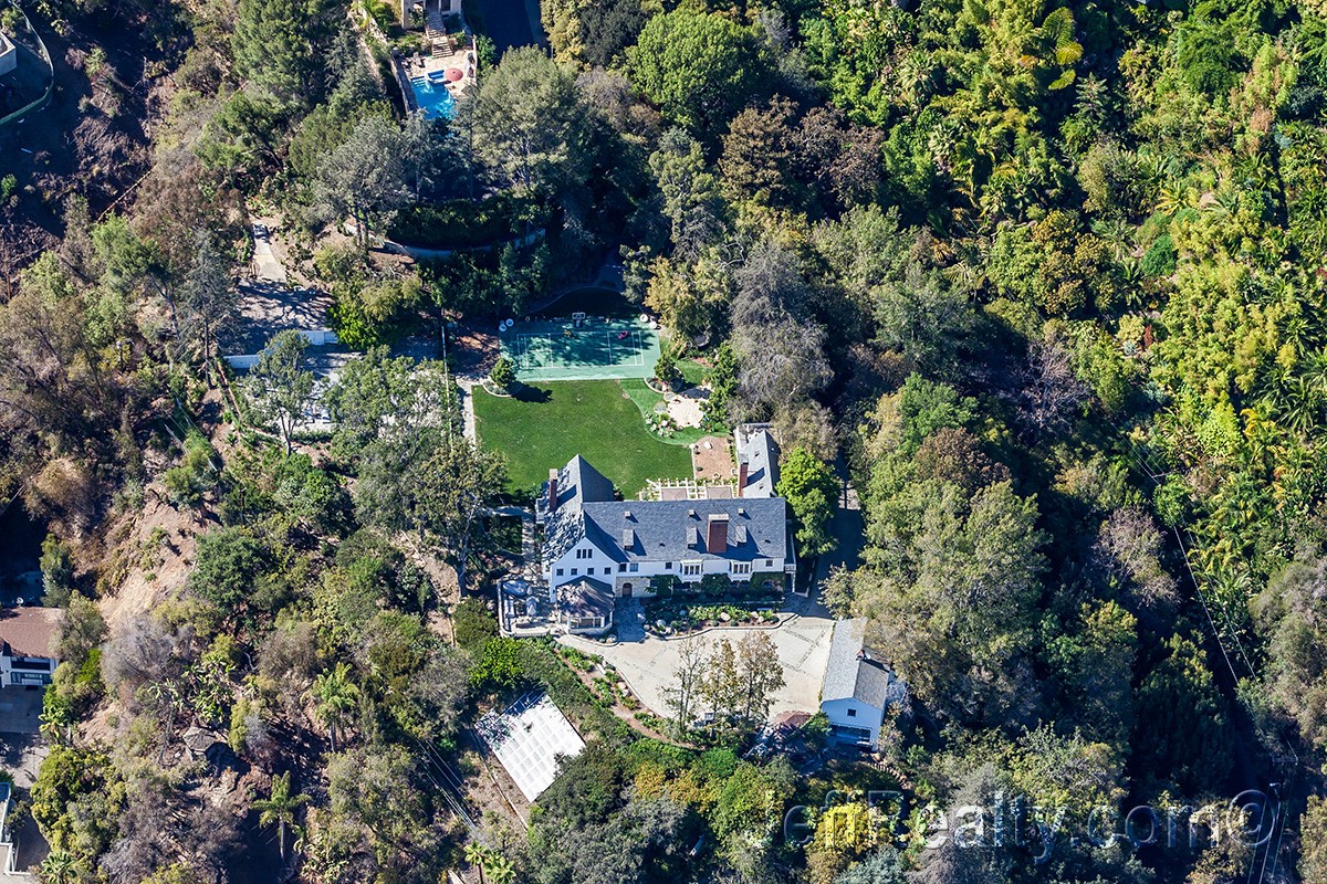 Sandra Bullock’s Wooded Estate