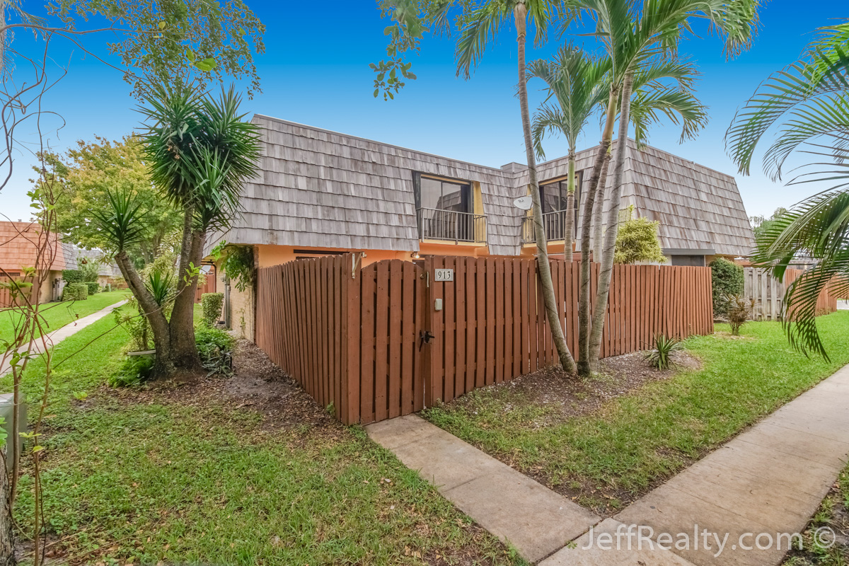 913 Springdale Circle Springdale Homes For Sale Palm Springs Homes