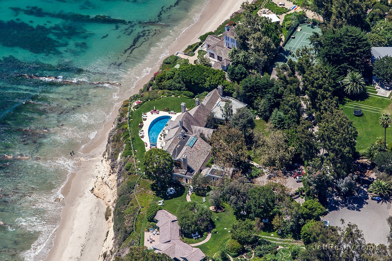 Barbra Streisand S Oceanside Oasis Echo Fine Properties,Patio Small Back Porch Ideas