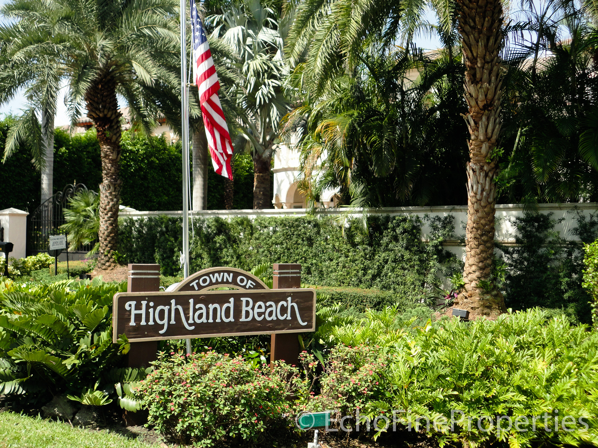 01_sign_Highland-Beach.jpg