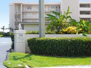 Island House_entry
